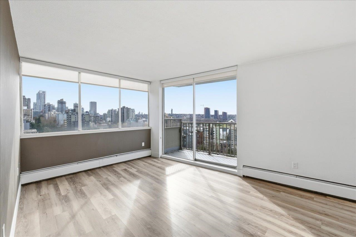 Kitchen Photo of 1608 1251 Cardero Street, Vancouver, BC