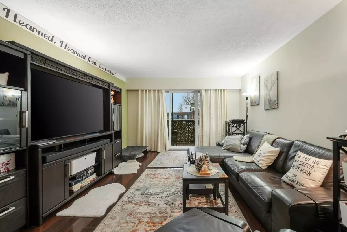 Kitchen Photo of 201 444 E 6th Avenue, Vancouver, BC