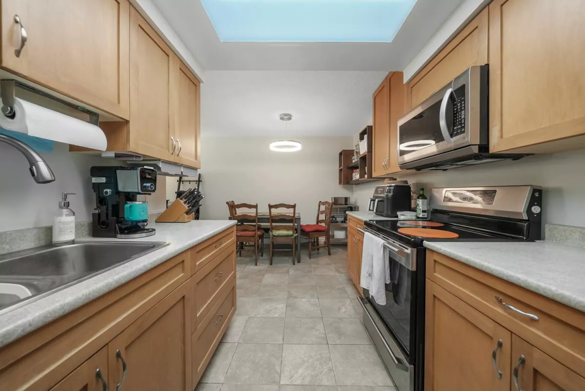 Living Room Photo of 201 444 E 6th Avenue, Vancouver, BC