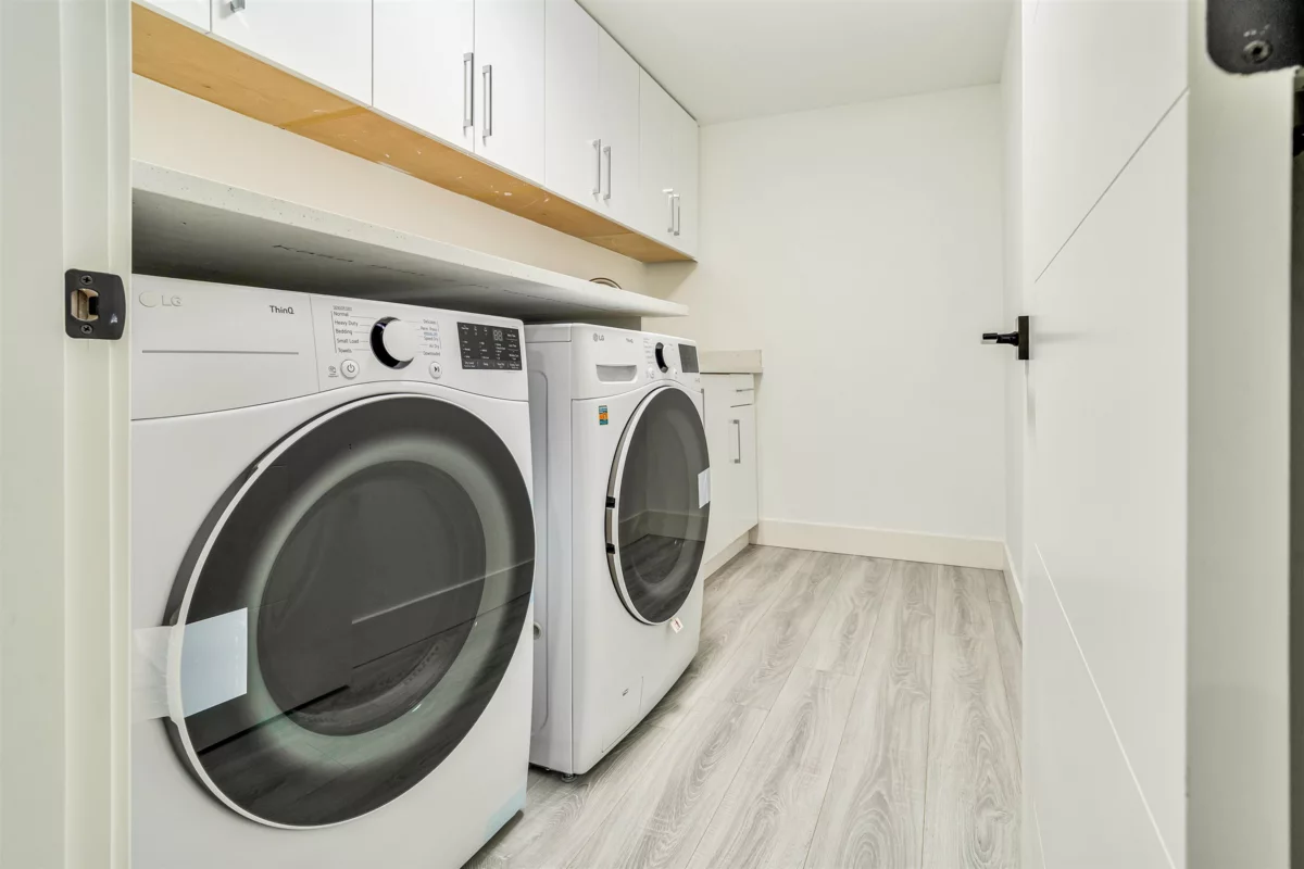 Guest Bathroom Photo of 4 5988 Lindeman Street, Chilliwack, BC