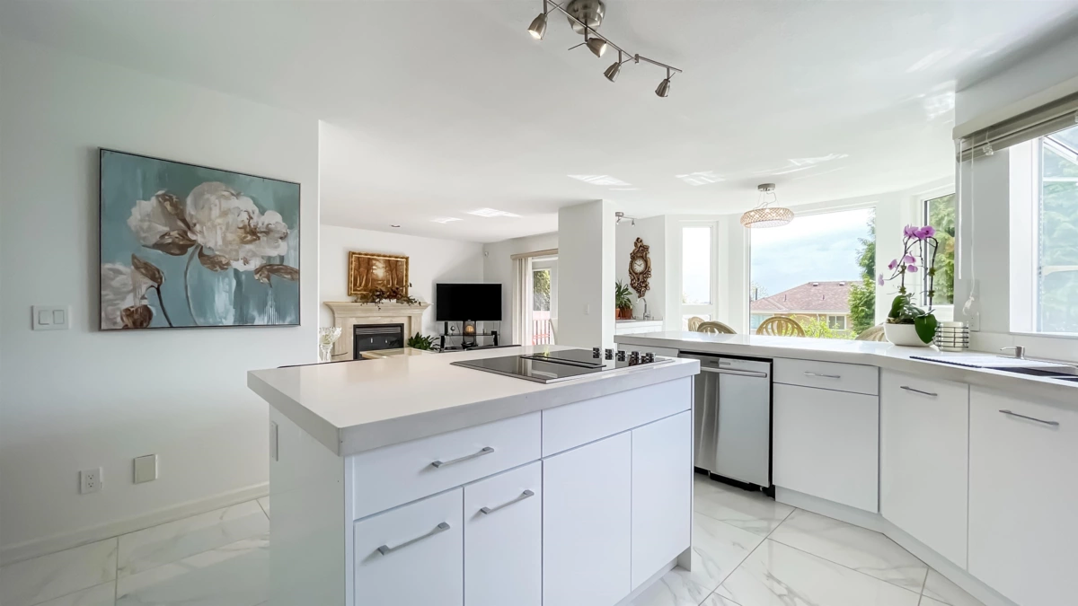 Family Room Photo of 1476 Lansdowne Drive, Coquitlam, BC