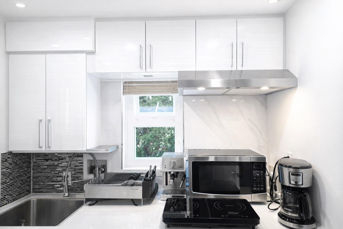 Kitchen Photo of 1476 Lansdowne Drive, Coquitlam, BC