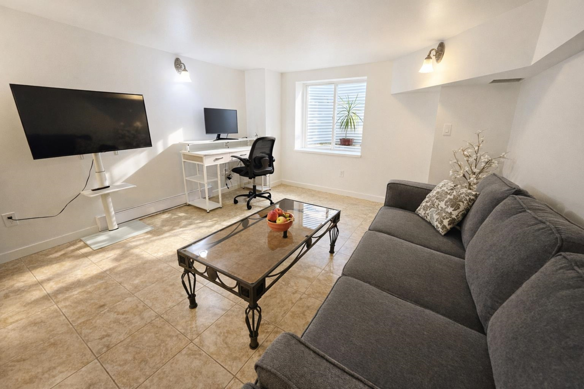 Laundry Room Photo of 1476 Lansdowne Drive, Coquitlam, BC