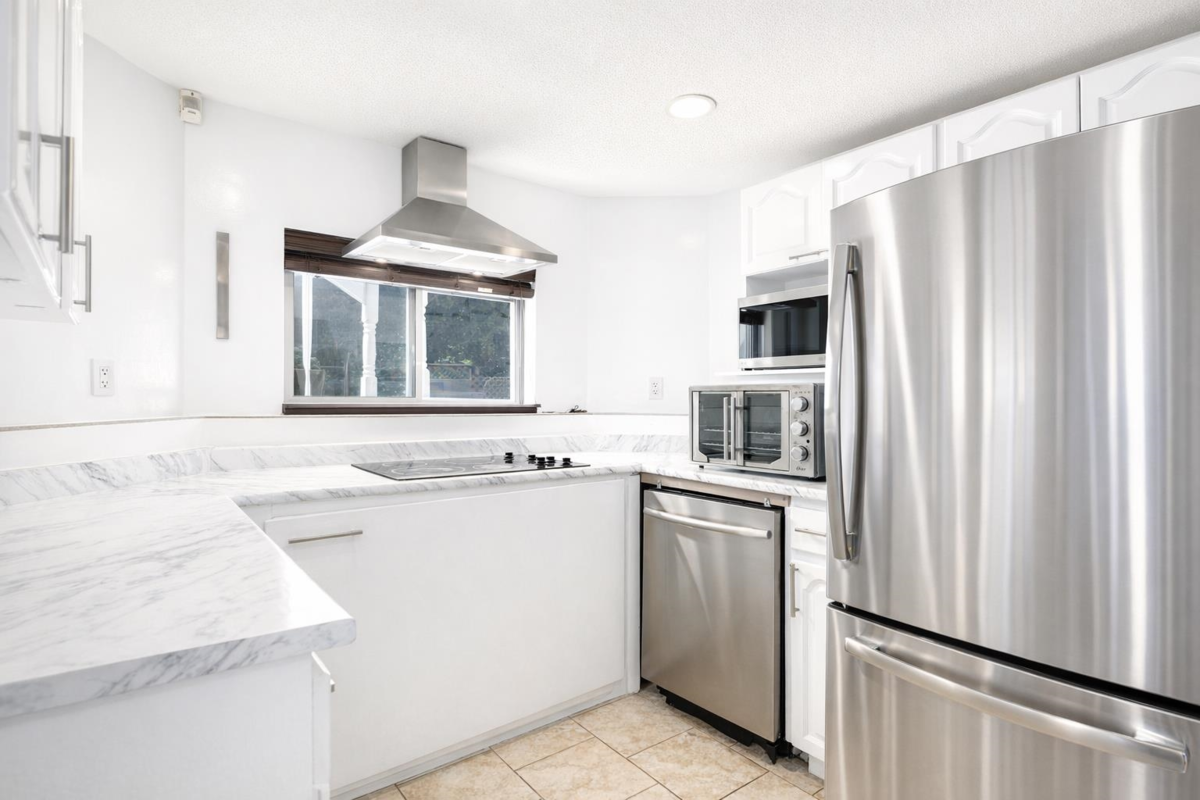 Pantry Photo of 1476 Lansdowne Drive, Coquitlam, BC
