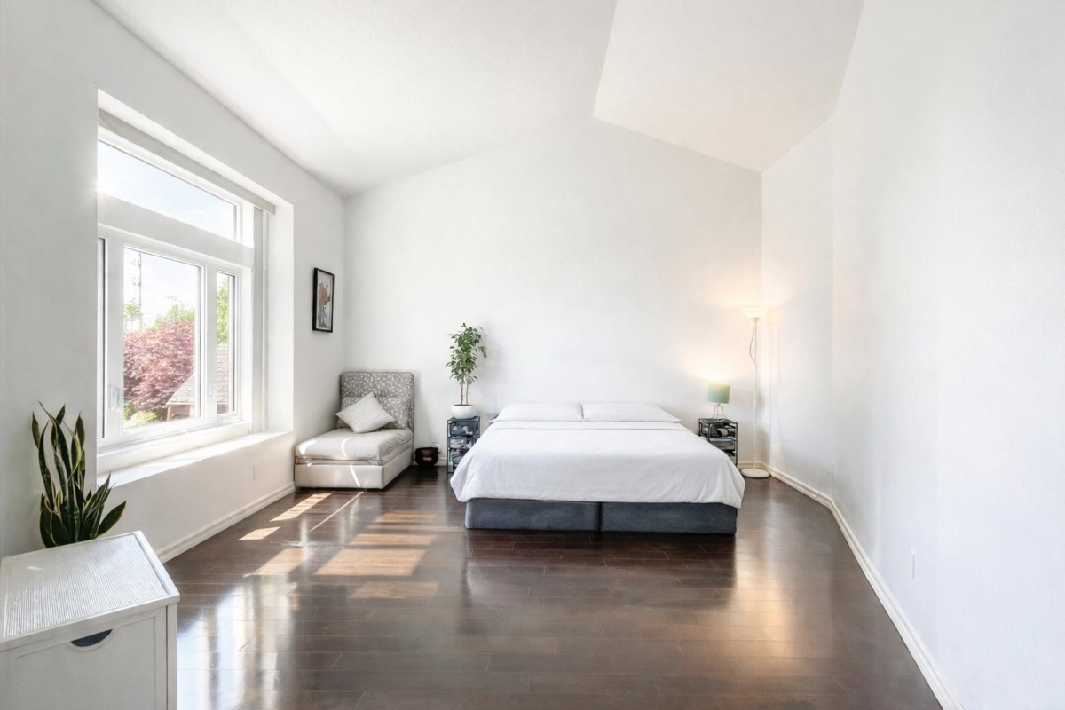 Primary Bedroom Photo of 1476 Lansdowne Drive, Coquitlam, BC