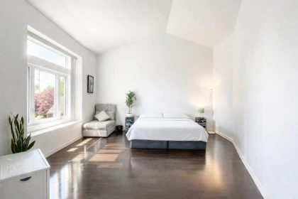 Primary Bedroom Photo of 1476 Lansdowne Drive, Coquitlam, BC