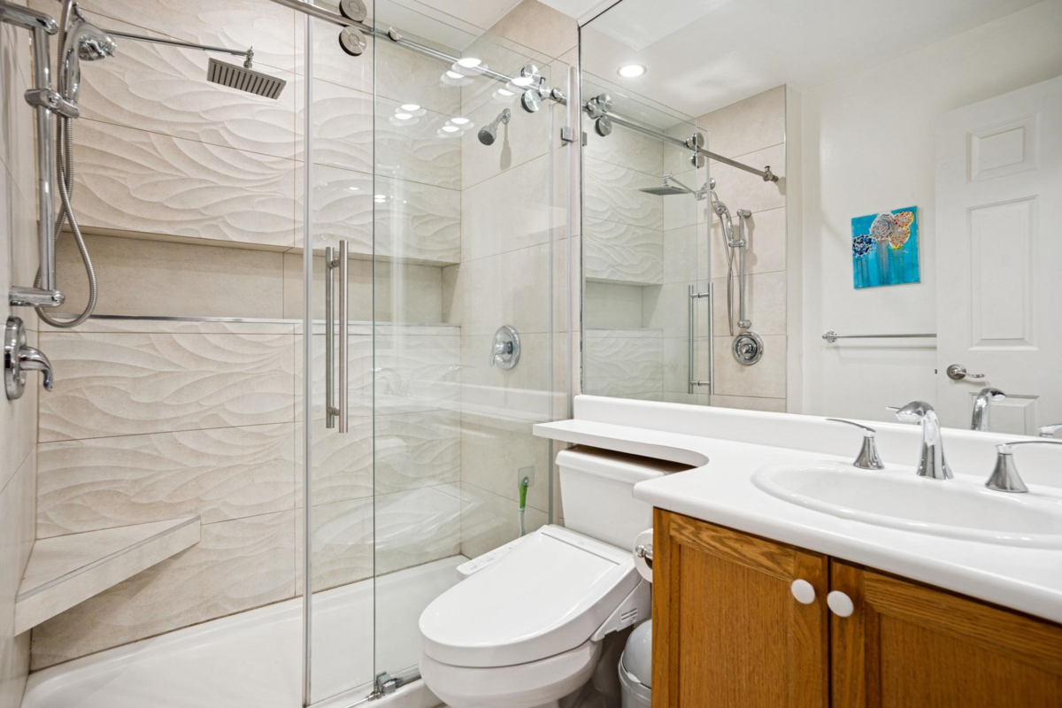 Basement Recreation Room Photo of 327 W 15th Avenue, Vancouver, BC