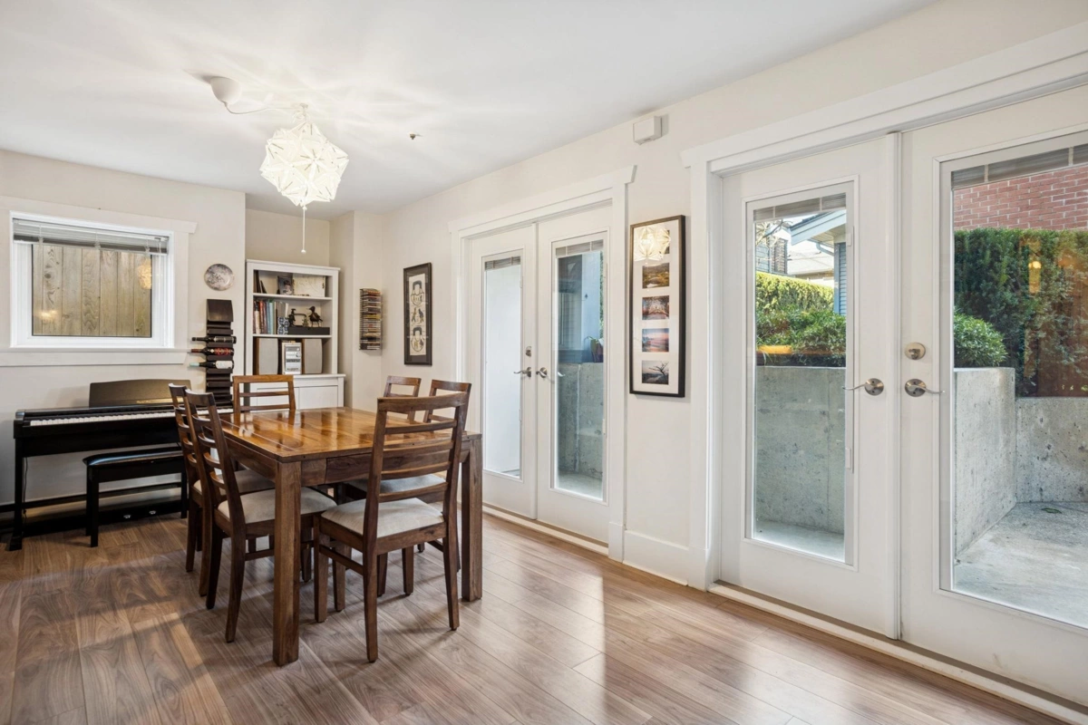 Breakfast Nook Photo of 327 W 15th Avenue, Vancouver, BC