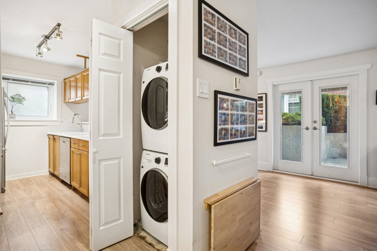 Laundry Room Photo of 327 W 15th Avenue, Vancouver, BC