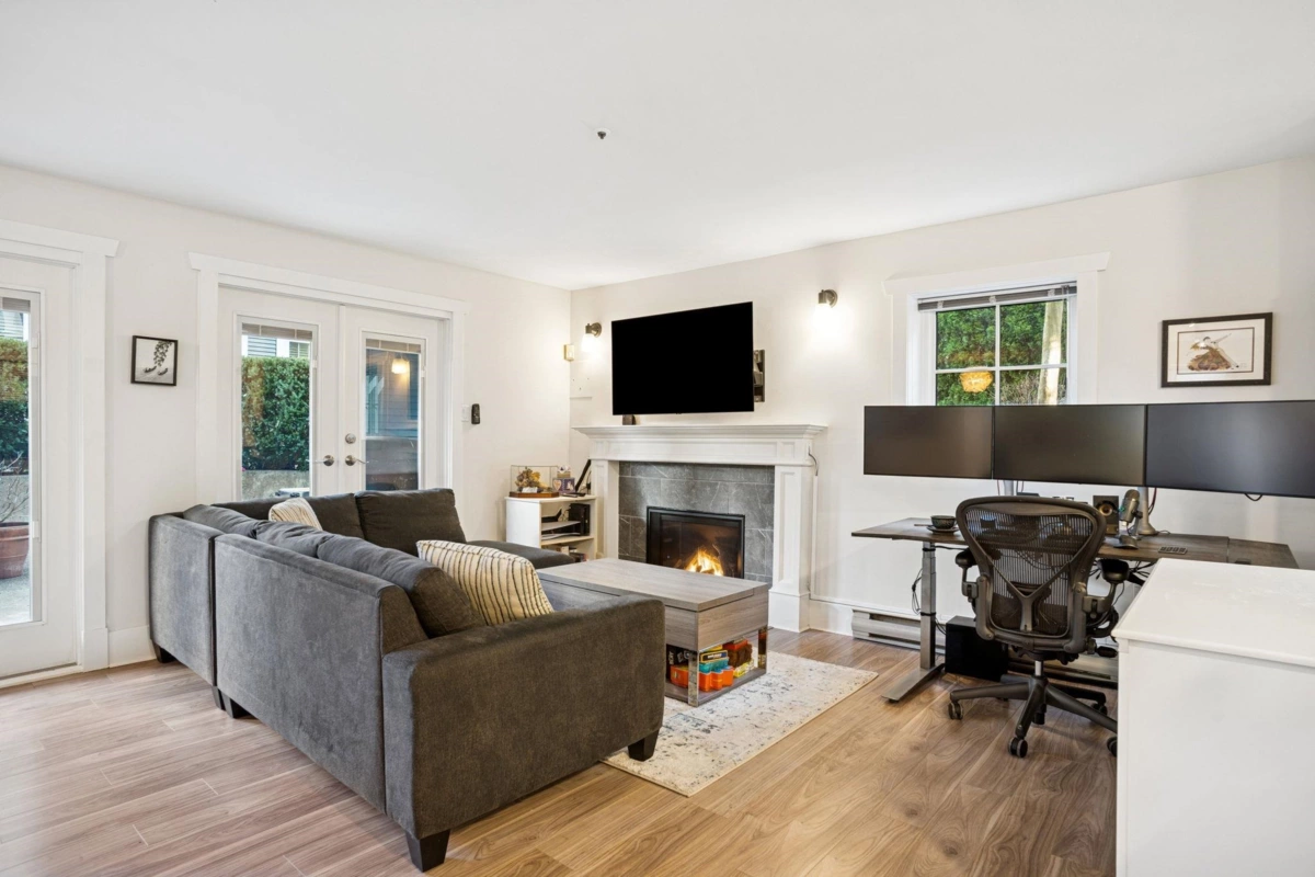 Living Room Photo of 327 W 15th Avenue, Vancouver, BC