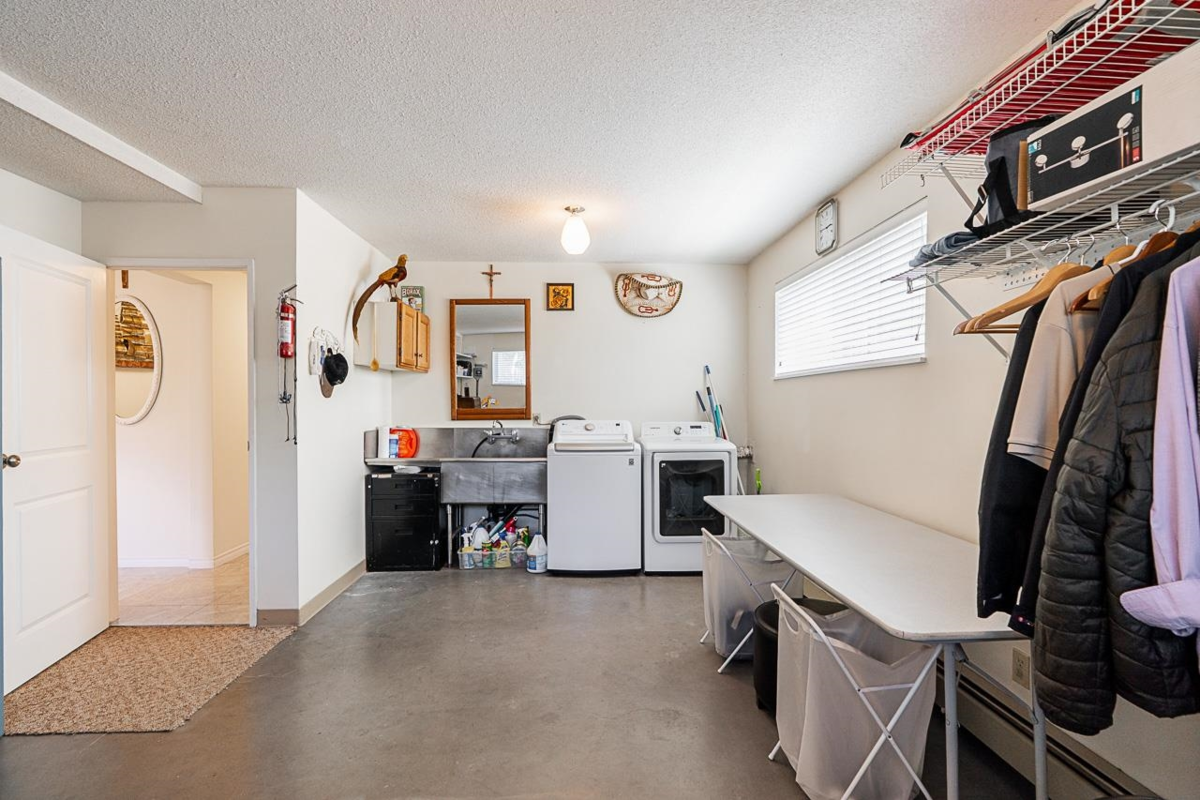 Backyard Photo of 1817 Edinburgh Street, New Westminster, BC