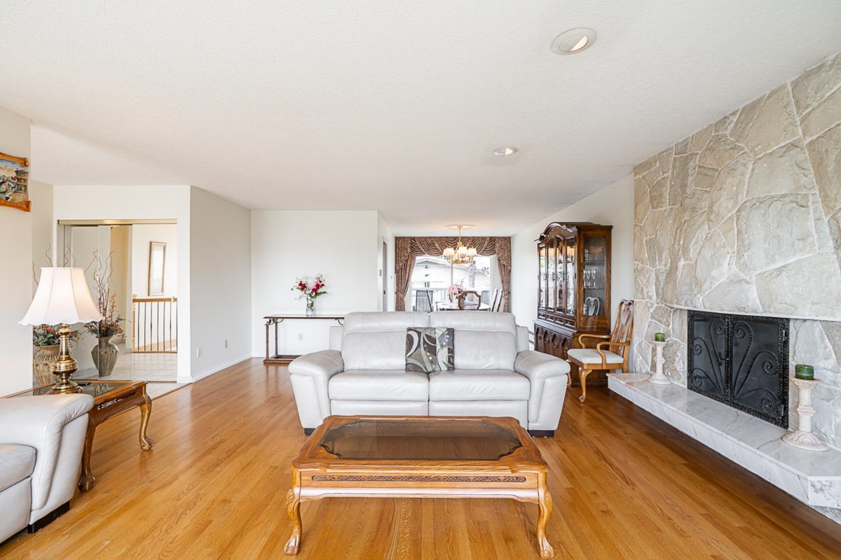 Family Room Photo of 1817 Edinburgh Street, New Westminster, BC