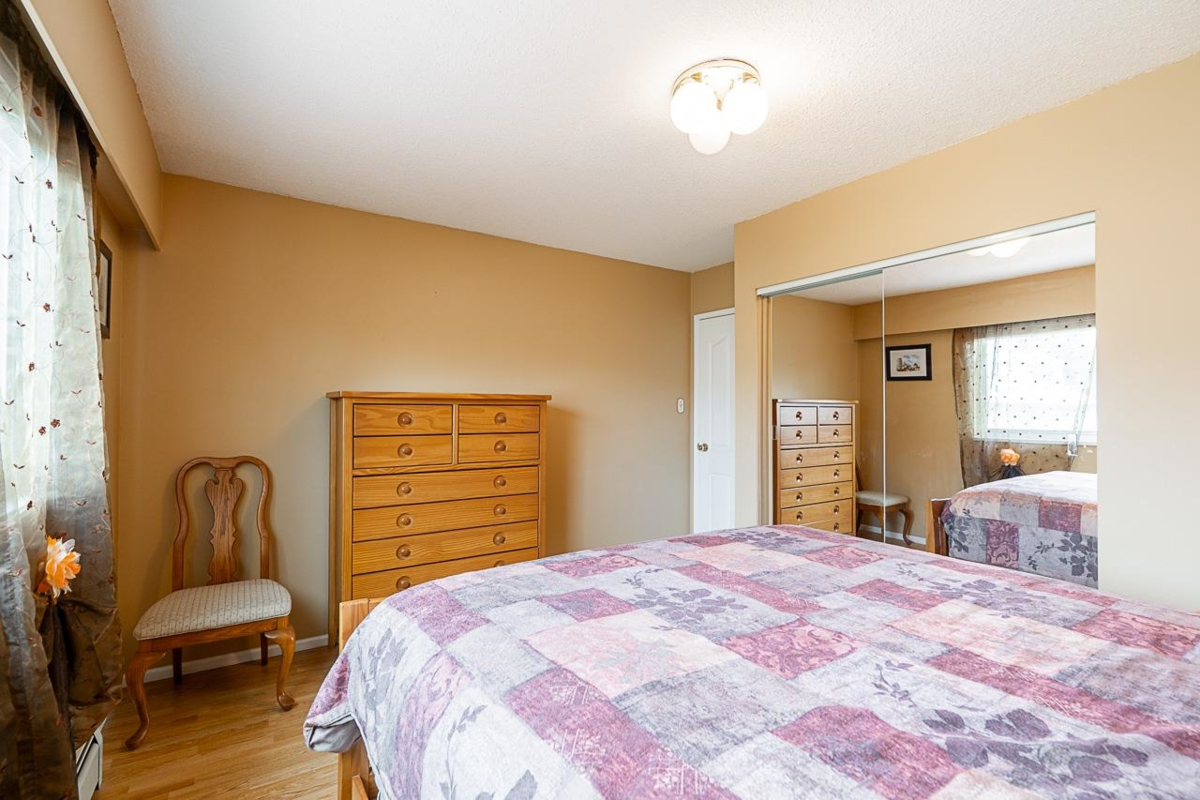 Guest Bathroom Photo of 1817 Edinburgh Street, New Westminster, BC