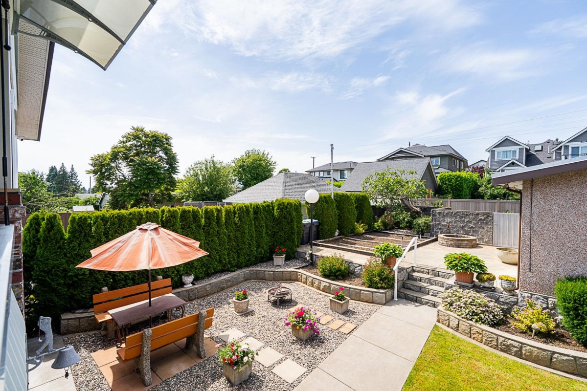 Hot Tub / Spa Photo of 1817 Edinburgh Street, New Westminster, BC