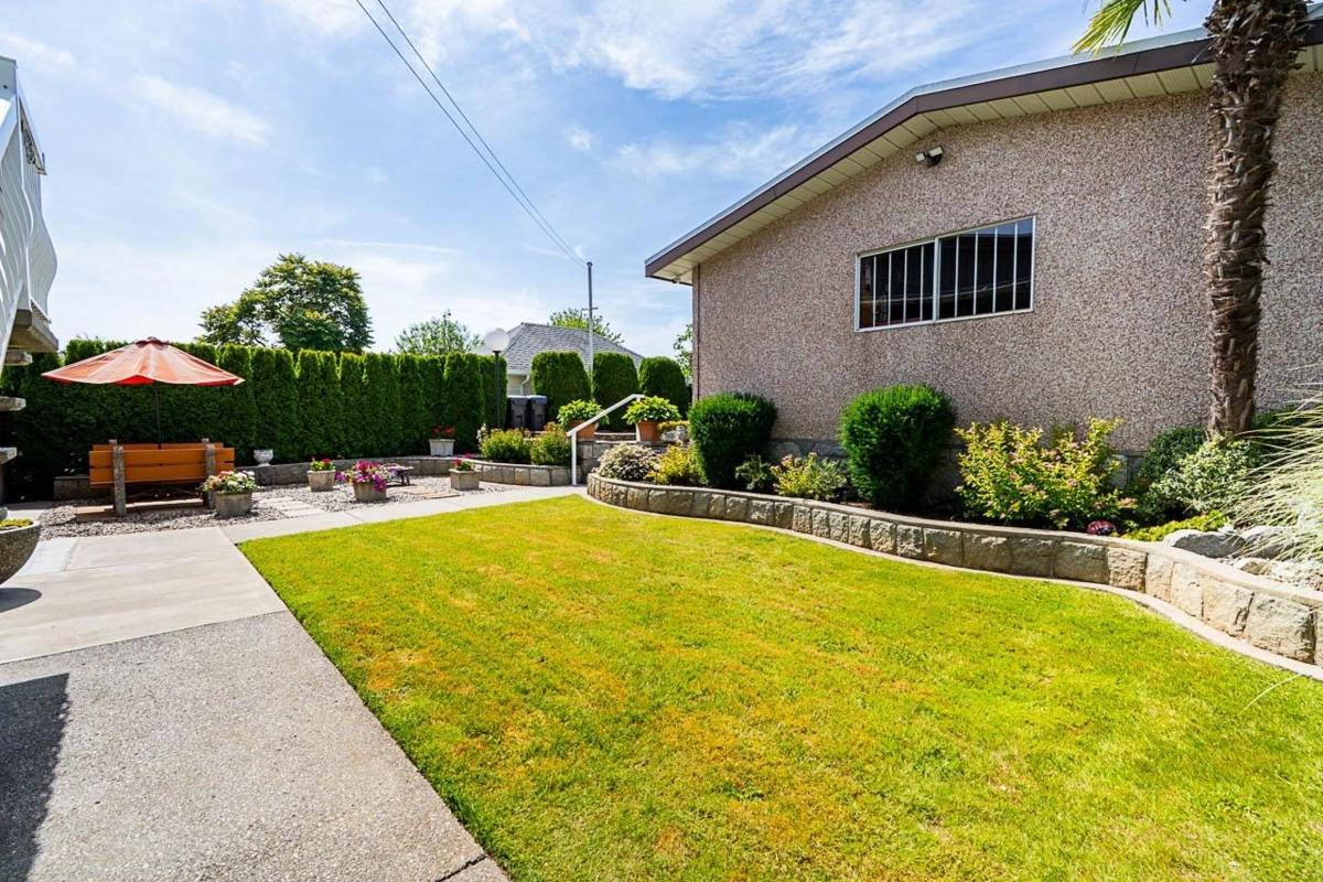 Outdoor Kitchen Photo of 1817 Edinburgh Street, New Westminster, BC