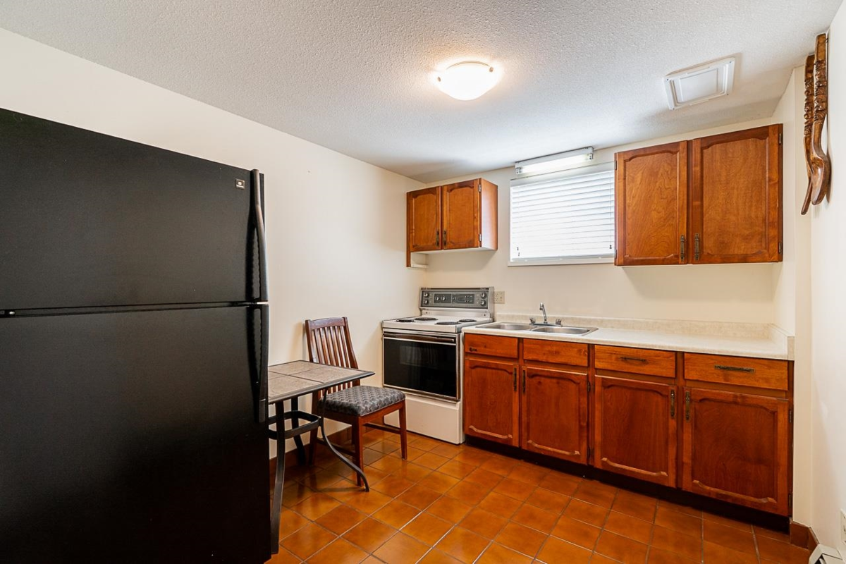 Staircase Photo of 1817 Edinburgh Street, New Westminster, BC