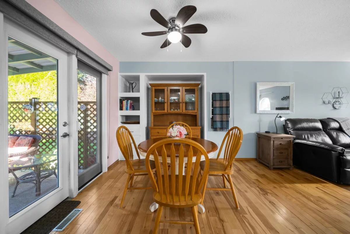 Breakfast Nook Photo of 8317 Blueberry Drive, Mission, BC
