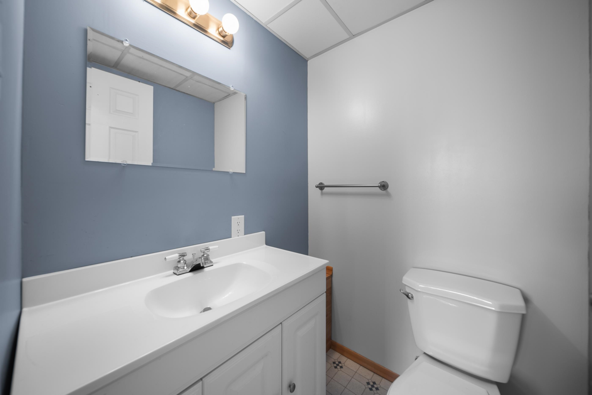 Entry Foyer Photo of 8317 Blueberry Drive, Mission, BC