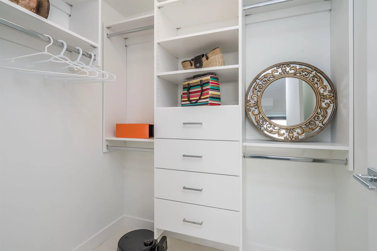 Bedroom 4 Photo of 908 1588 Johnston Road, White Rock, BC