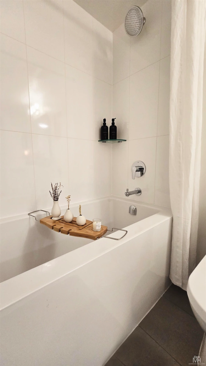 Office / Den Photo of 908 1588 Johnston Road, White Rock, BC