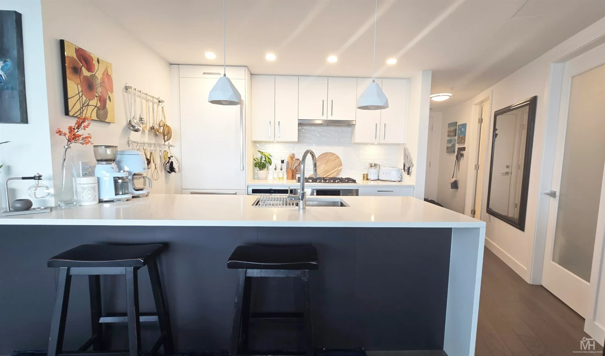 Pantry Photo of 908 1588 Johnston Road, White Rock, BC