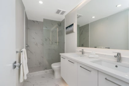 Guest Bathroom Photo of 908 1588 Johnston Road, White Rock, BC