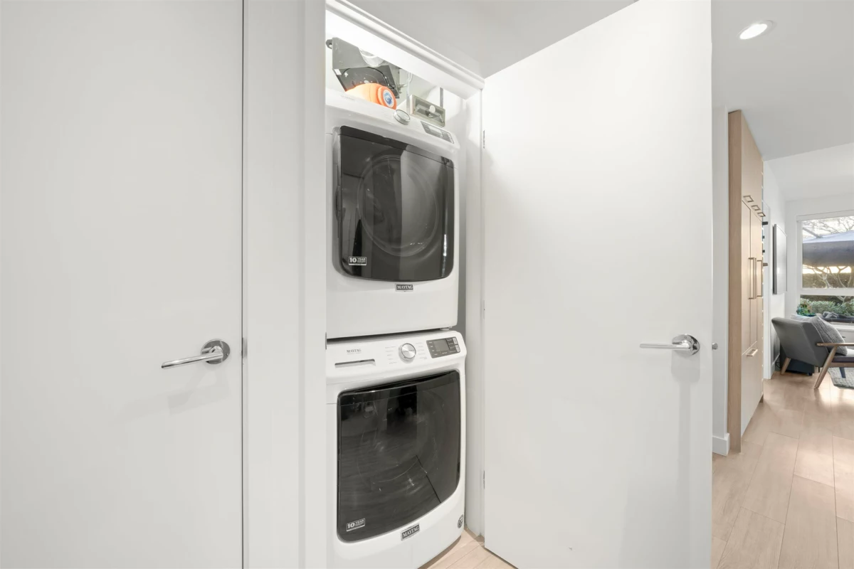 Front Yard Photo of 116 747 E 3rd Street, North Vancouver, BC