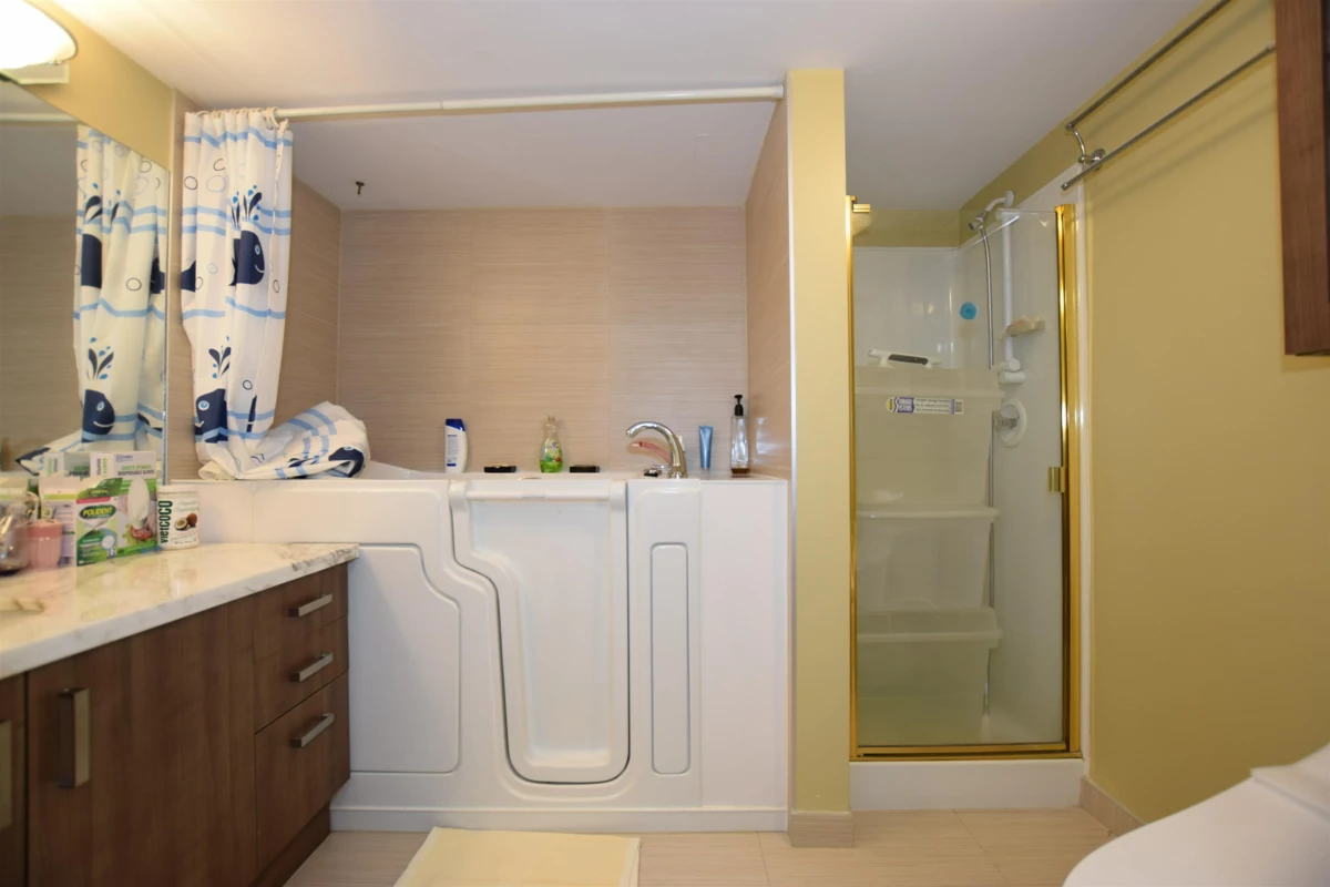 Primary Bathroom Photo of 1105 1180 Pinetree Way, Coquitlam, BC