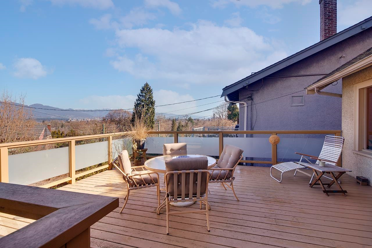 Breakfast Nook Photo of 3657 W 14th Avenue, Vancouver, BC