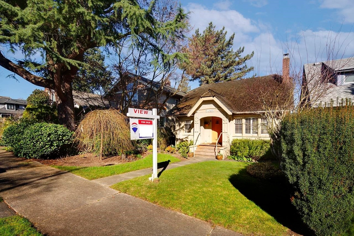 Walk-In Closet Photo of 3657 W 14th Avenue, Vancouver, BC