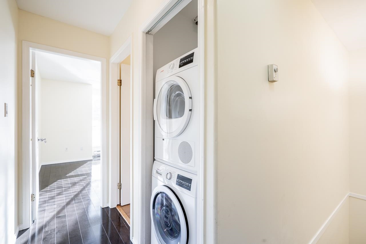 Front Yard Photo of 103 624 Agnes Street, New Westminster, BC