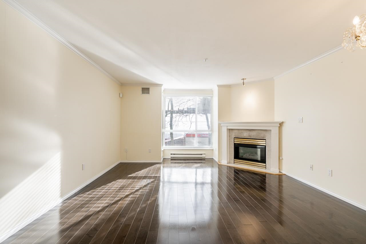 Office / Den Photo of 103 624 Agnes Street, New Westminster, BC