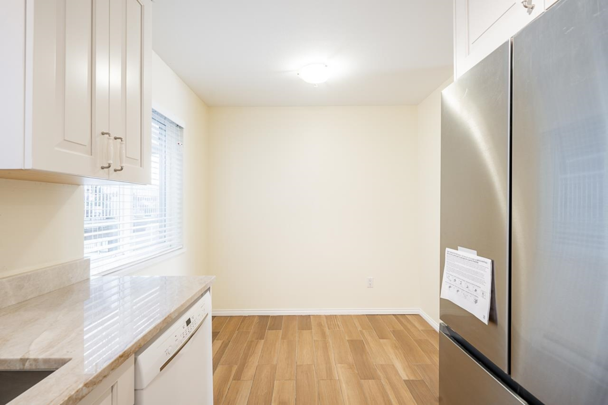 Outdoor Deck Photo of 103 624 Agnes Street, New Westminster, BC