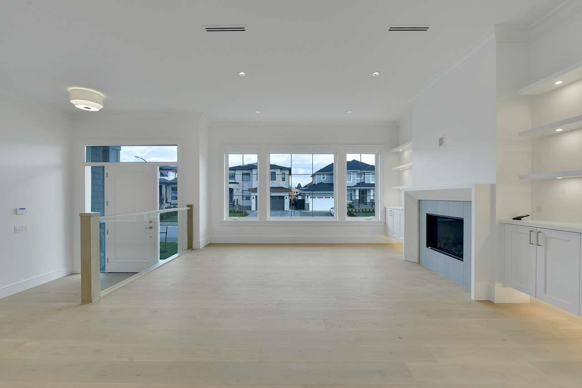 Living Room Photo of 19716 32a Avenue, Langley, BC