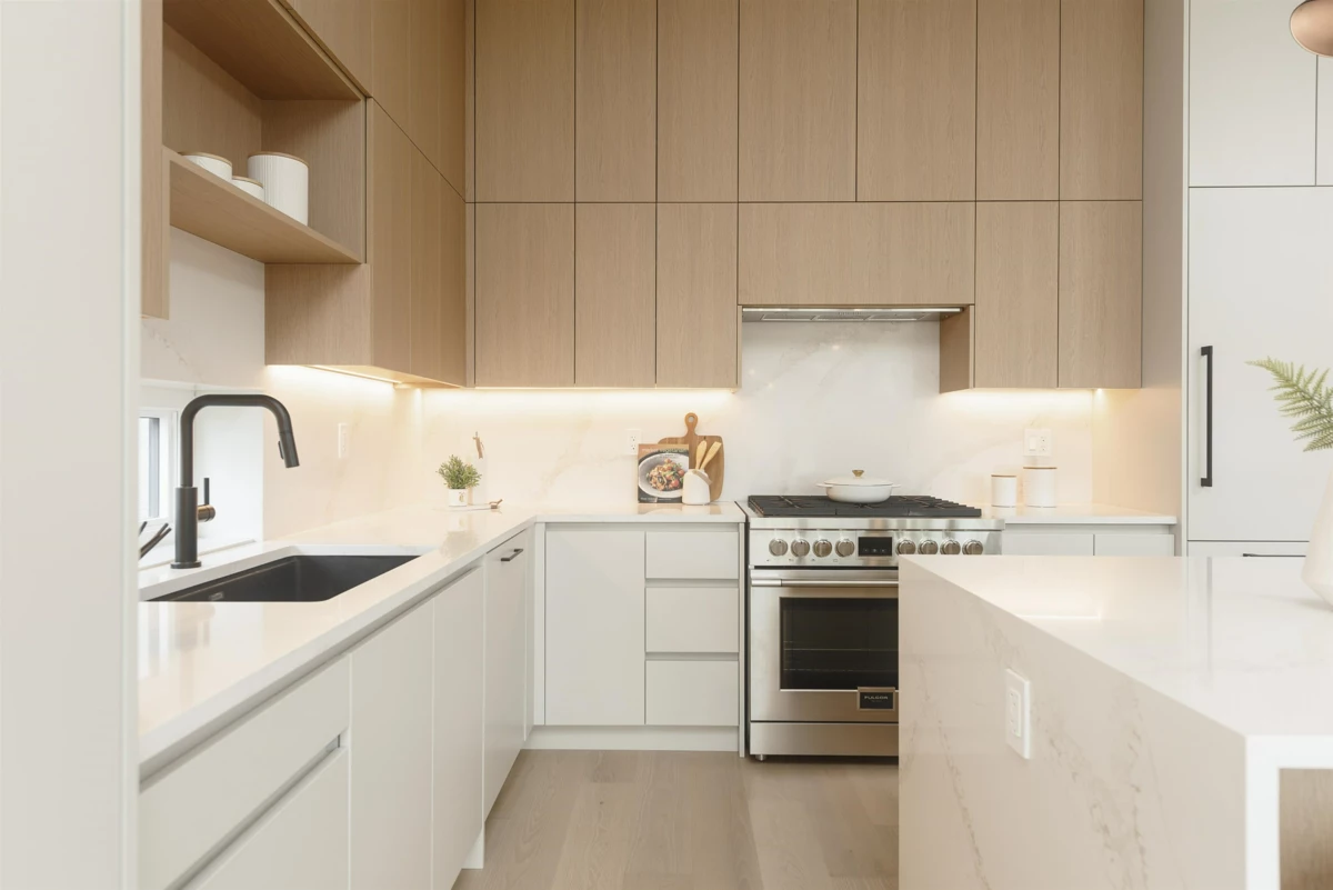 Dining Area Photo of 2 735 E 10th Avenue, Vancouver, BC