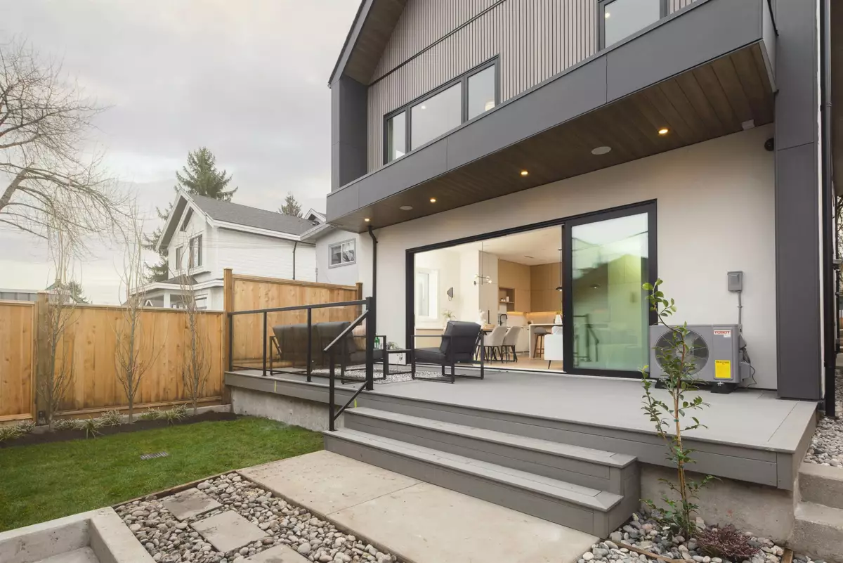 Garage Interior Photo of 2 735 E 10th Avenue, Vancouver, BC