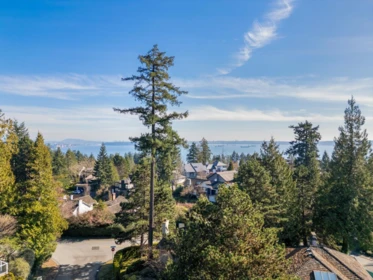 Breakfast Nook Photo of 4815 Headland Close, West Vancouver, BC