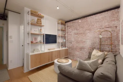 Basement Recreation Room Photo of 308 27 Alexander Street, Vancouver, BC