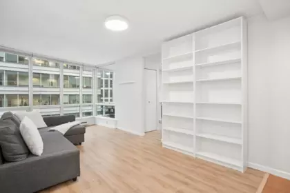 2208 1166 Melville Street, Vancouver, BC, Vancouver — Apartment/Condo for sale