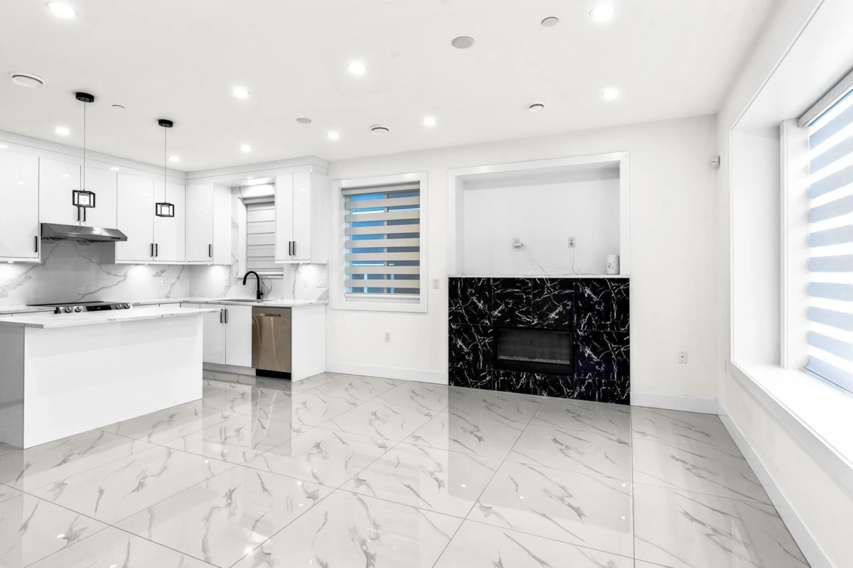 Dining Area Photo of 333 E 64th Avenue, Vancouver, BC