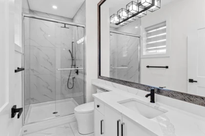 Entry Foyer Photo of 333 E 64th Avenue, Vancouver, BC