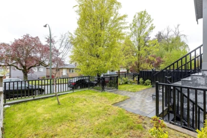 Front Yard Photo of 333 E 64th Avenue, Vancouver, BC
