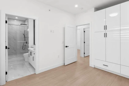 Guest Bathroom Photo of 333 E 64th Avenue, Vancouver, BC