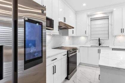 Walk-In Closet Photo of 333 E 64th Avenue, Vancouver, BC