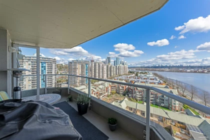 Kitchen Photo of 1502 1250 Quayside Drive, New Westminster, BC