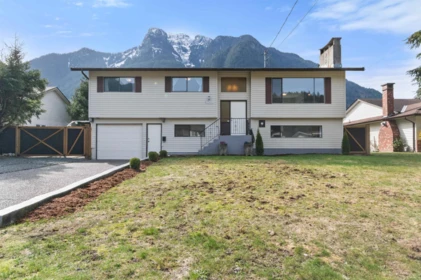65560 Gordon Drive, Hope, BC, Hope — Single Family Residence for sale