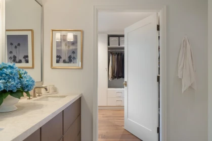 Entry Foyer Photo of 5075 Howe Sound Lane, West Vancouver, BC