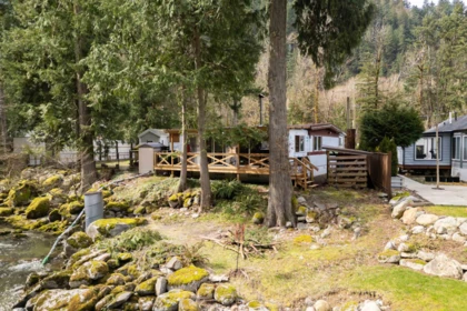 Front Yard Photo of 19452 Silver Skagit Road, Hope, BC