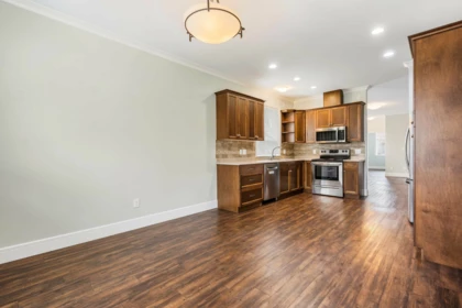 Hallway Photo of 46364 Bedford Parkway, Chilliwack, BC