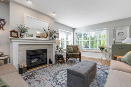 Kitchen Island Photo of 26497 126 Avenue, Maple Ridge, BC